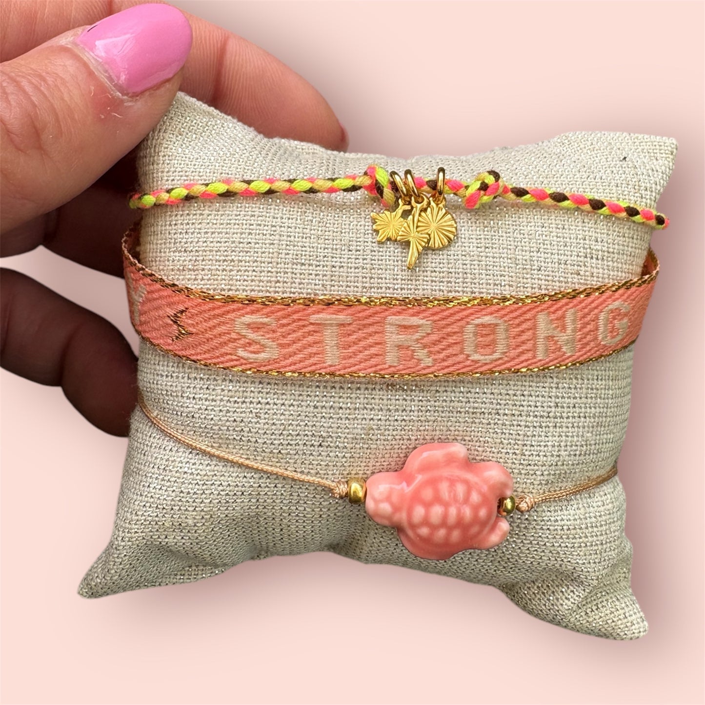Trio de bracelets – “Stay Strong”