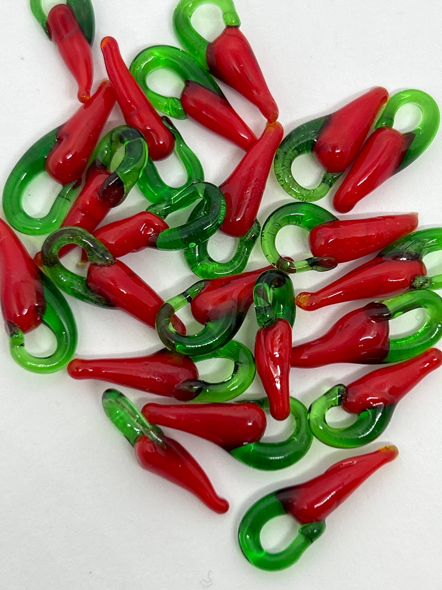 Charm Piment Rouge – Symbole de protection et de chance