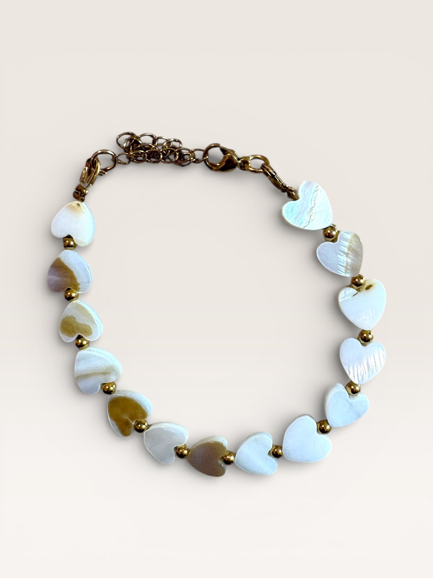 Bracelet perles cœurs nacre – Collection Pour Toi