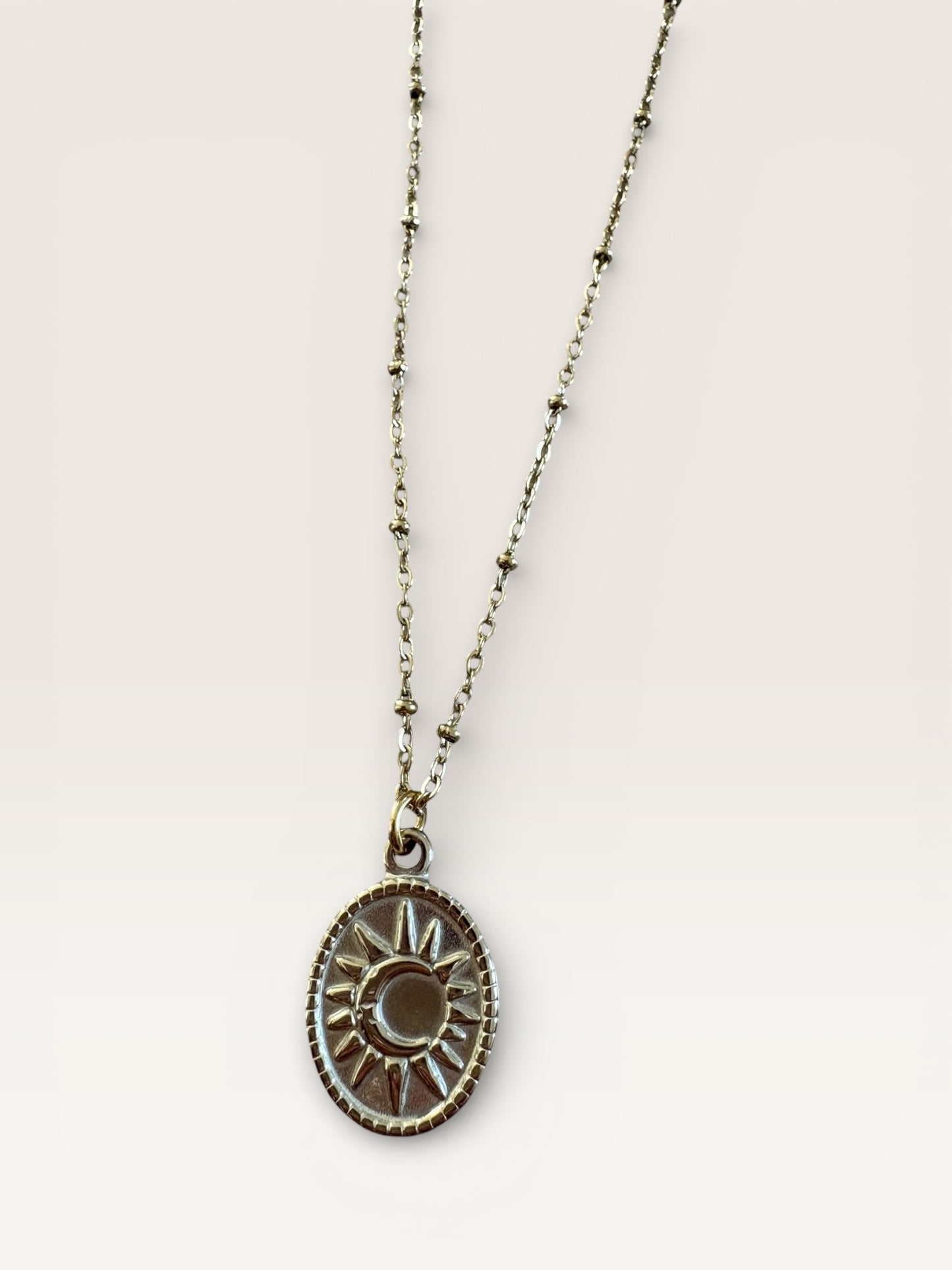 Colliers symboliques dorés – Collection Good Vibes