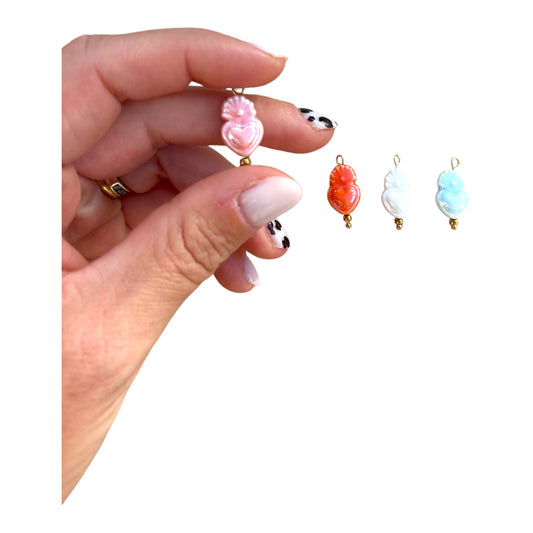 Charm Cœur sacré coloré en céramique et acier inoxydable – Symbole spirituel