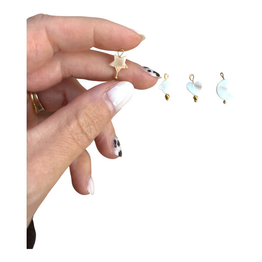 🌙 Charm Nacré – Douceur et lumière intérieure