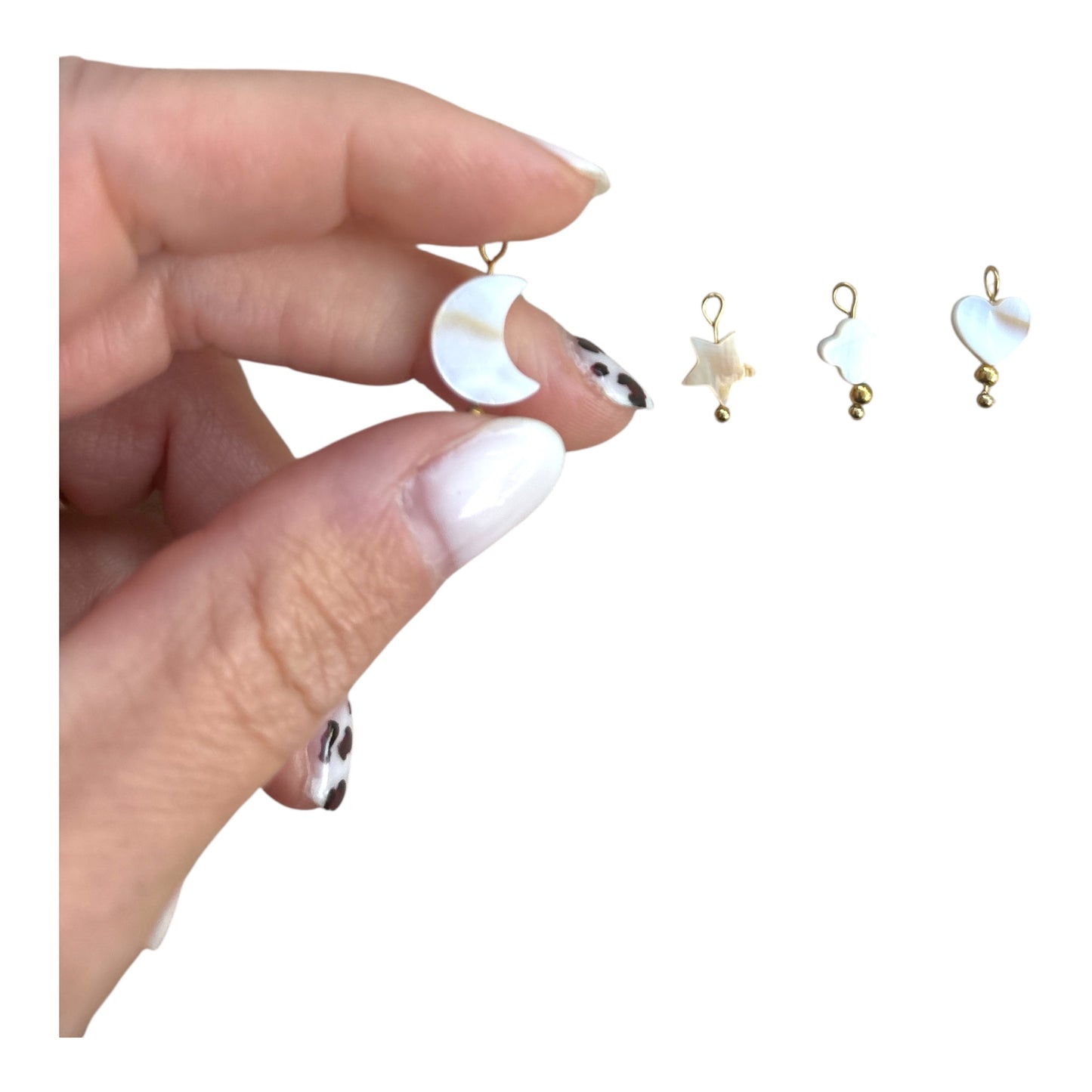 🌙 Charm Nacré – Douceur et lumière intérieure