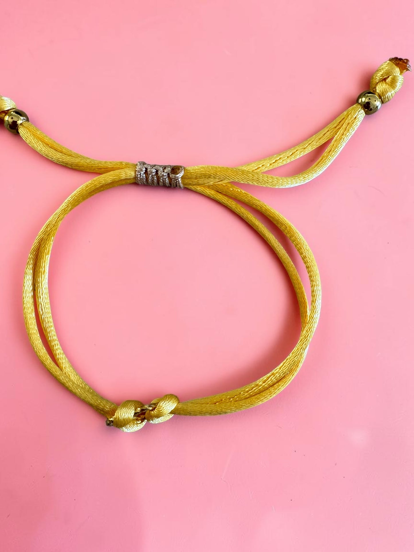 Bracelet Cordon Satiné & Acier Inoxydable 🌟