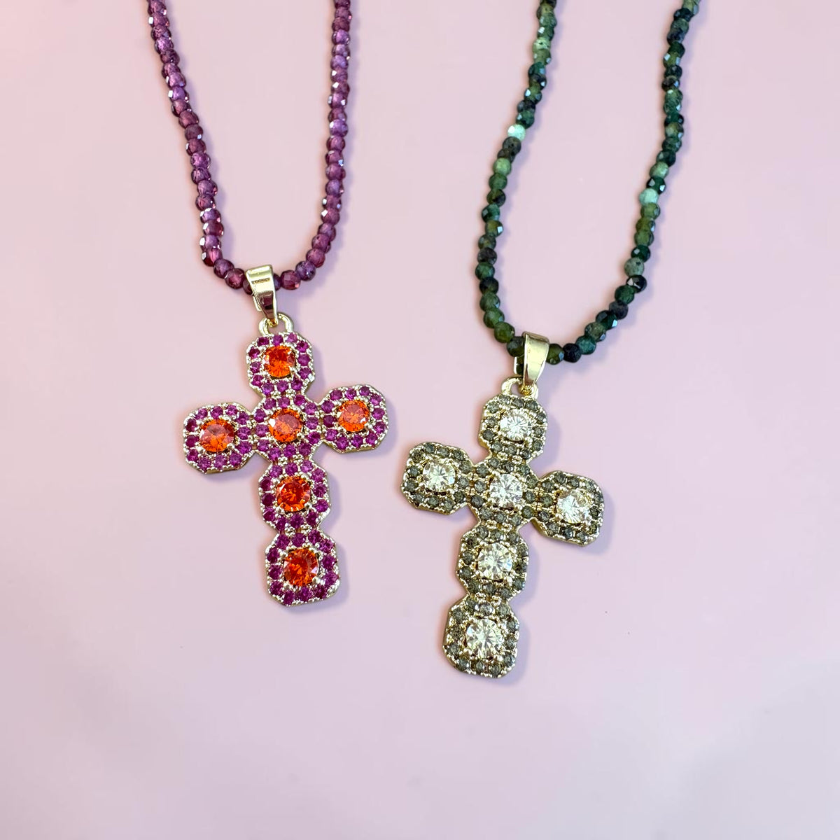Collier croix et pierres naturelles