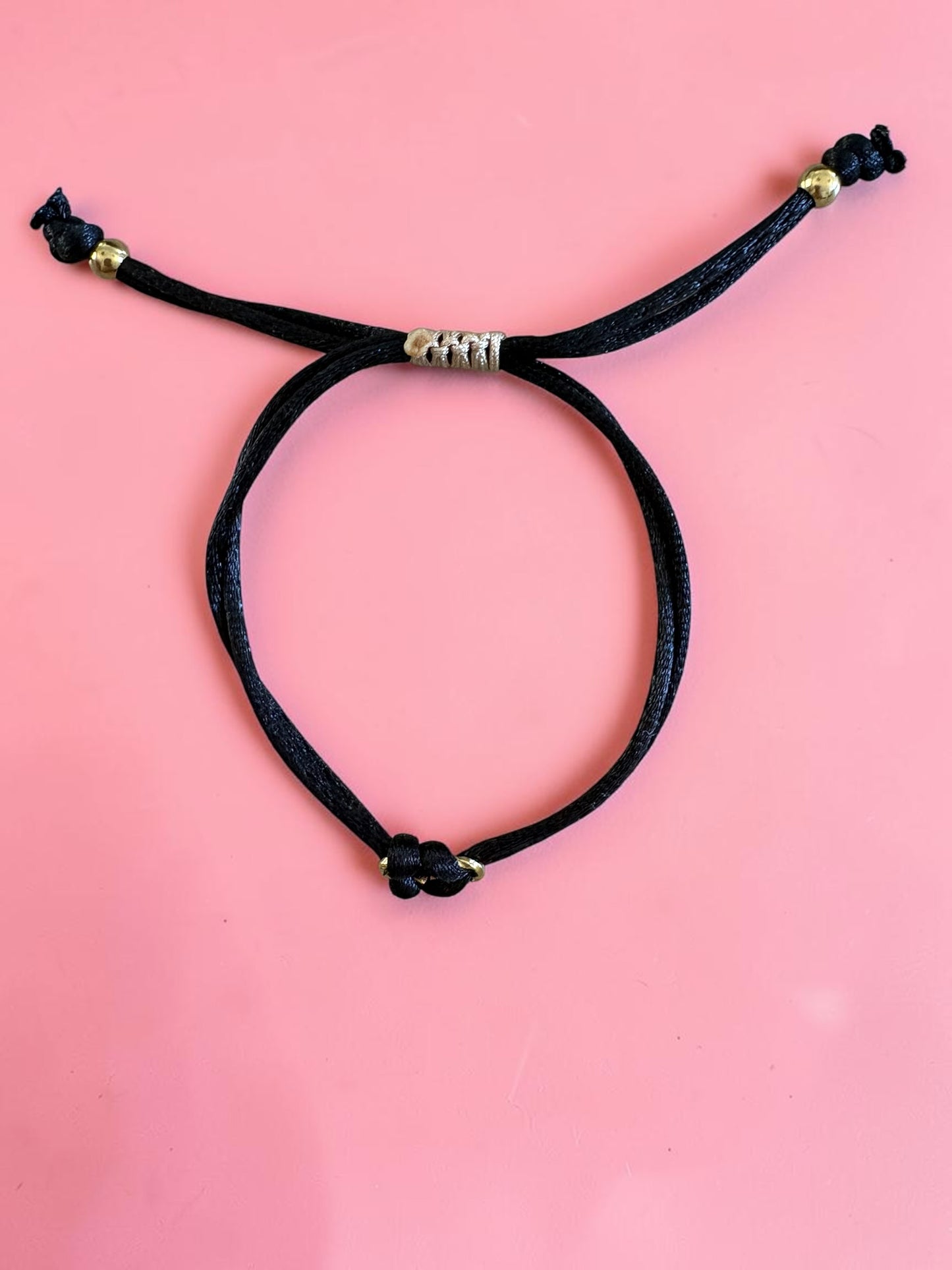 Bracelet Cordon Satiné & Acier Inoxydable 🌟
