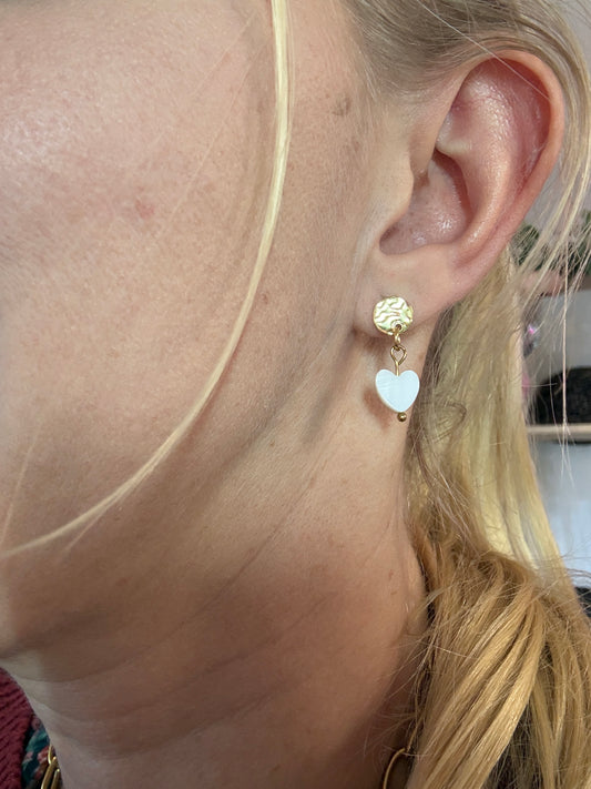 Boucles d’oreilles cœur nacre – Collection Pour Toi