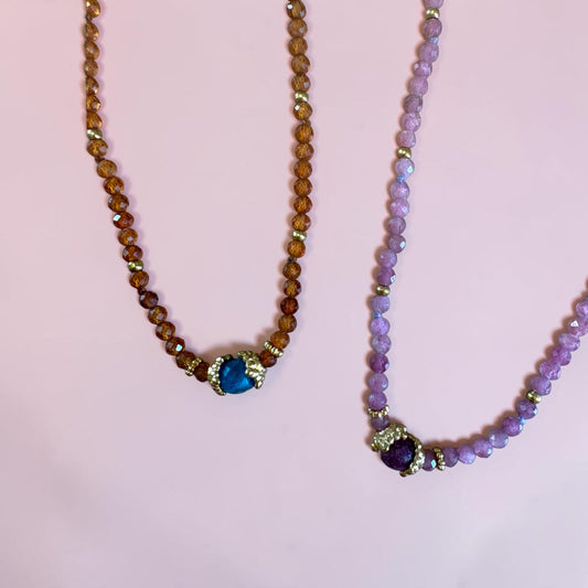 Collier Pierres Naturelles & Pierre Centrale – Bijou Fin