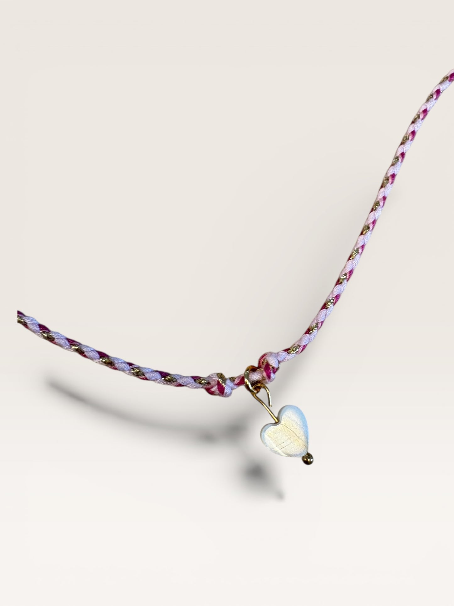 Bracelet cordon à breloque