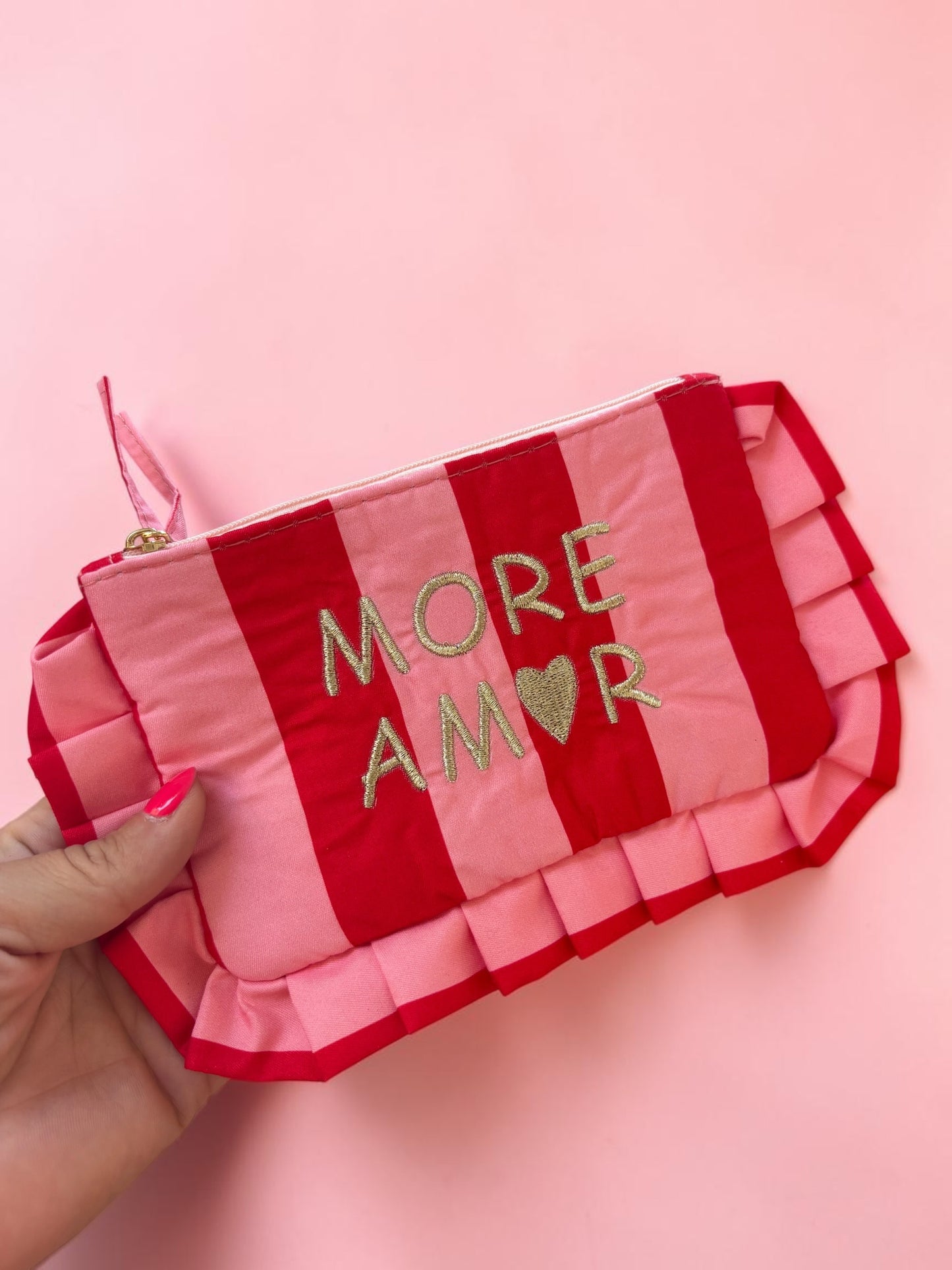 Pochette à Volants Rayée – Broderie Dorée