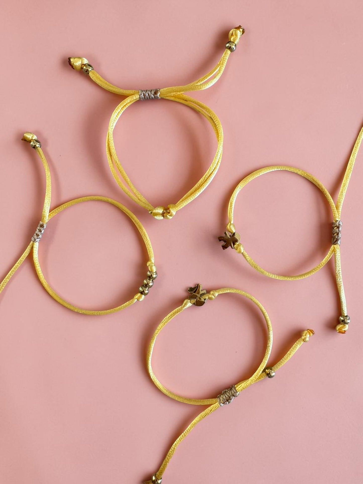 Bracelet Cordon Satiné & Acier Inoxydable 🌟