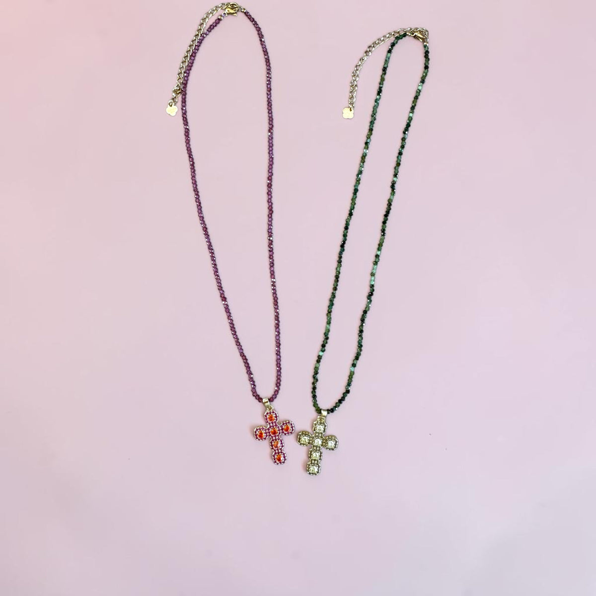 Collier croix et pierres naturelles