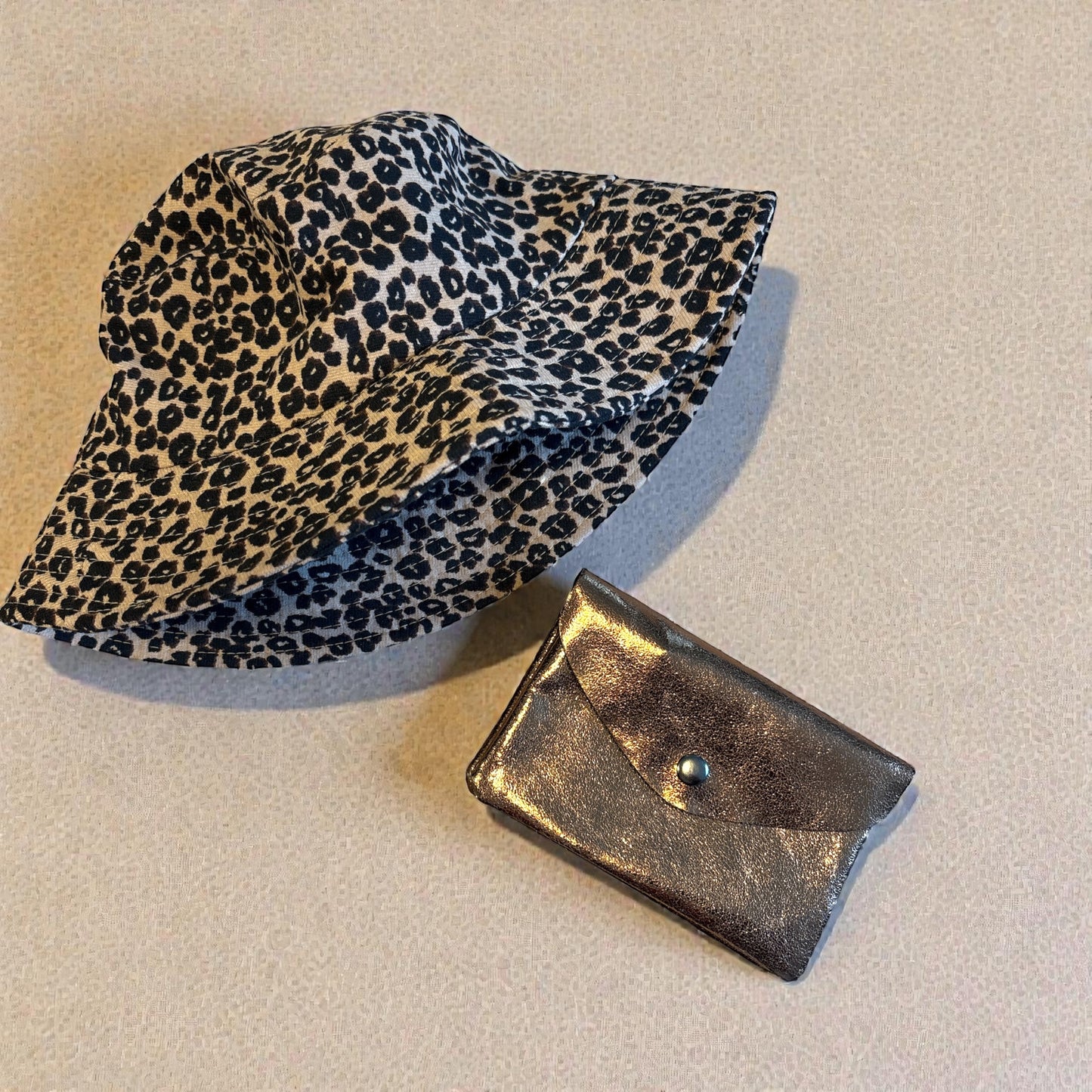 Duo Chic – Bob Léopard + Porte-monnaie Métallisé