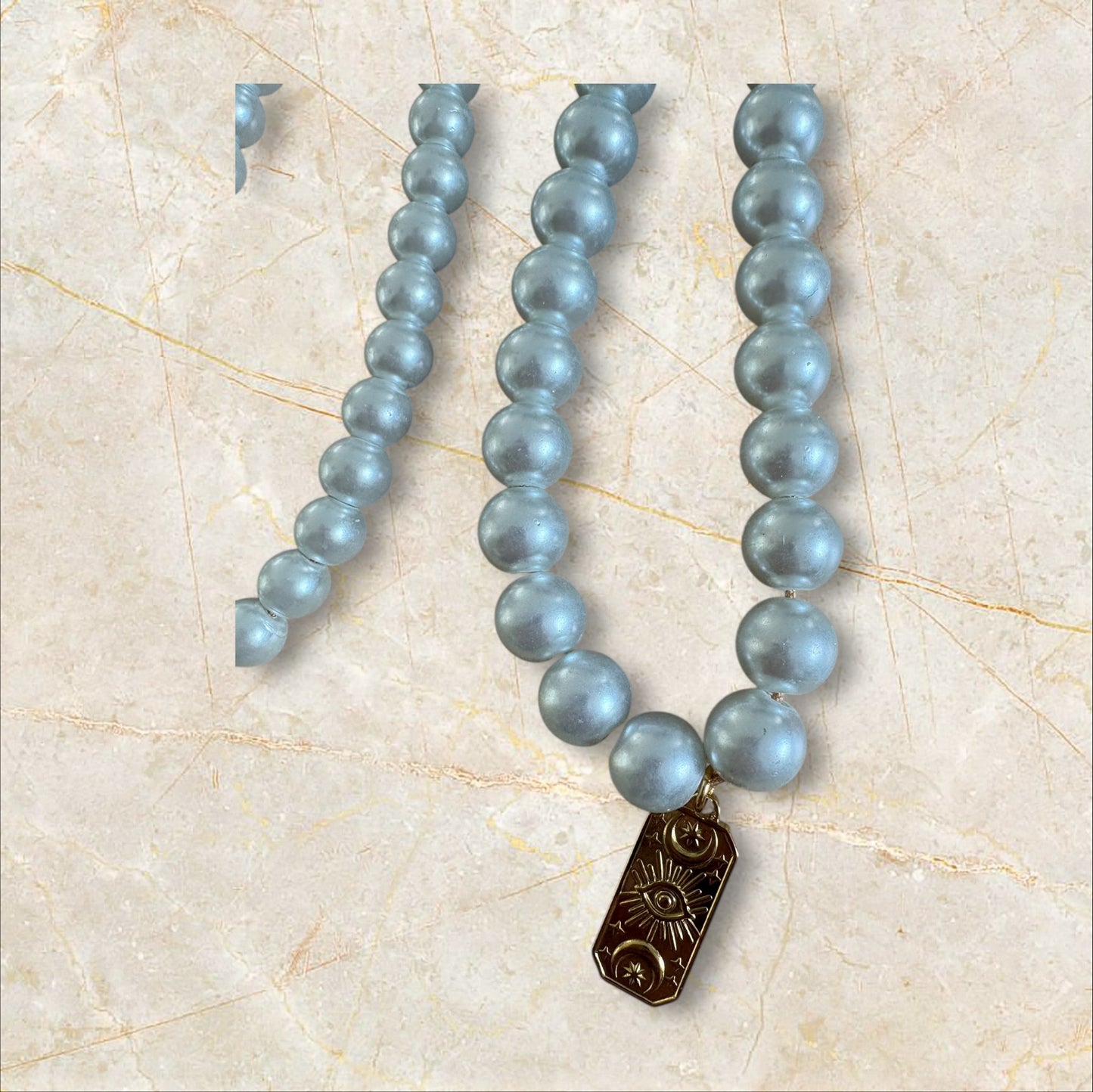 Collier perles colorées & médaille symbolique – Acier inoxydable