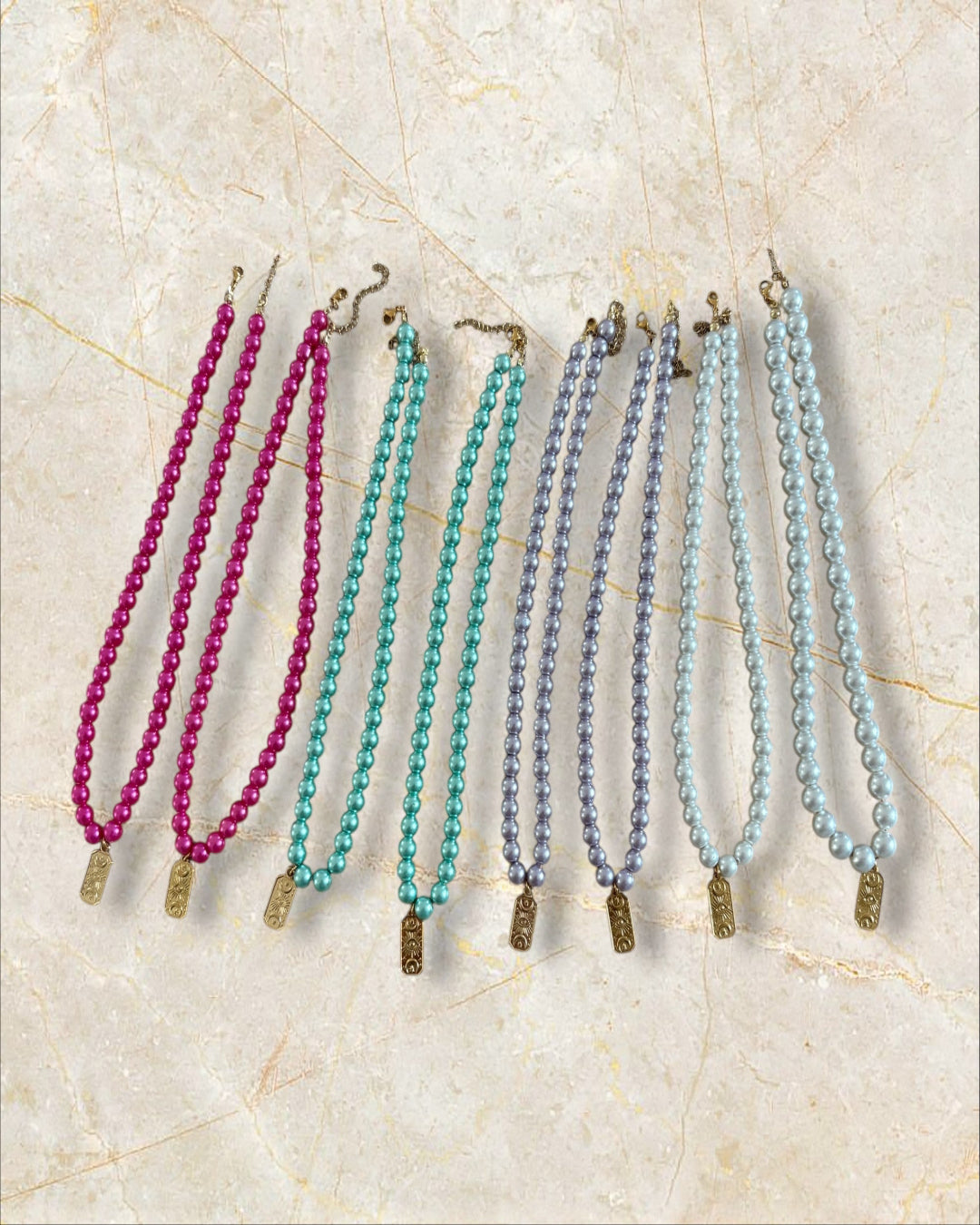 Collier perles colorées & médaille symbolique – Acier inoxydable