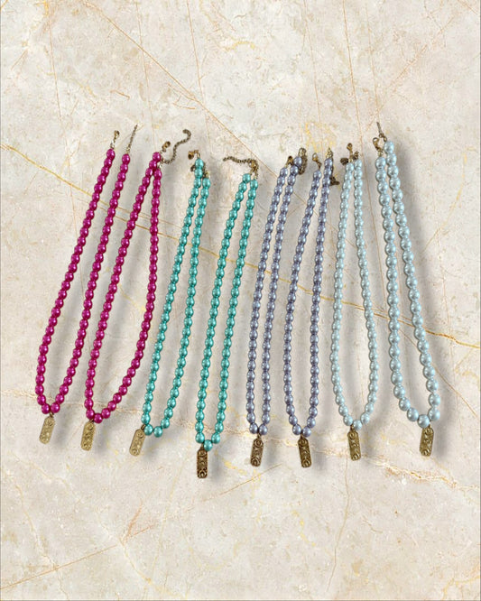 Collier perles colorées & médaille symbolique – Acier inoxydable