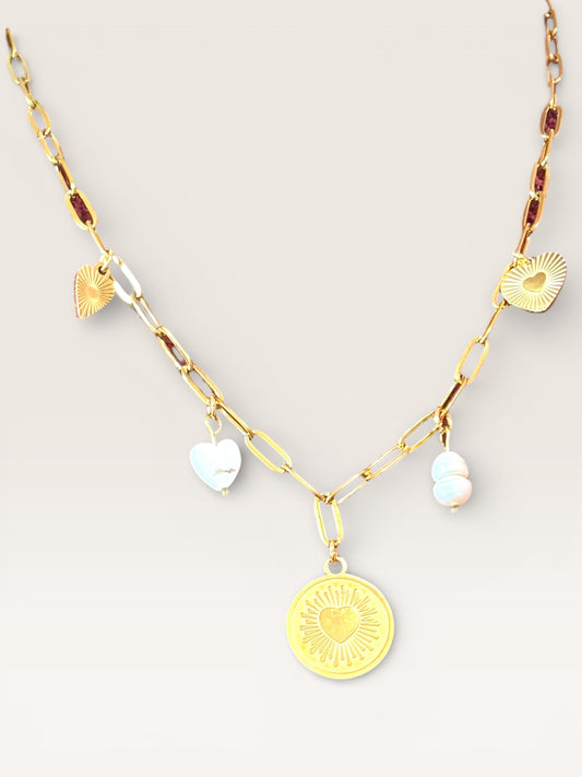 Collier doré à maillons avec médaillon cœur et perles de nacre, bijou talisman amour de soi – Collection Pour Toi By Maryon