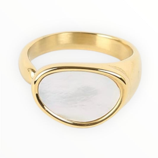 Bague dorée avec nacre