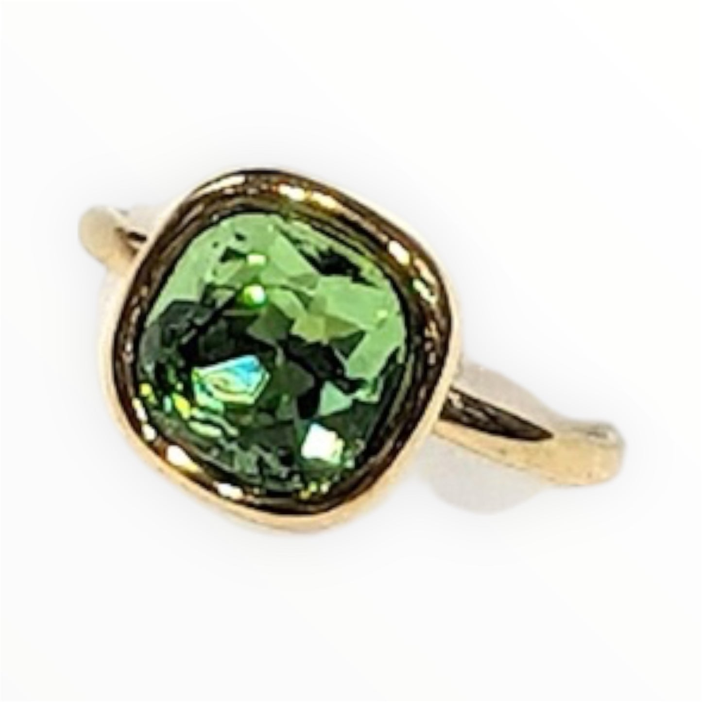 Bague dorée avec pierre colorée – Élégance lumineuse