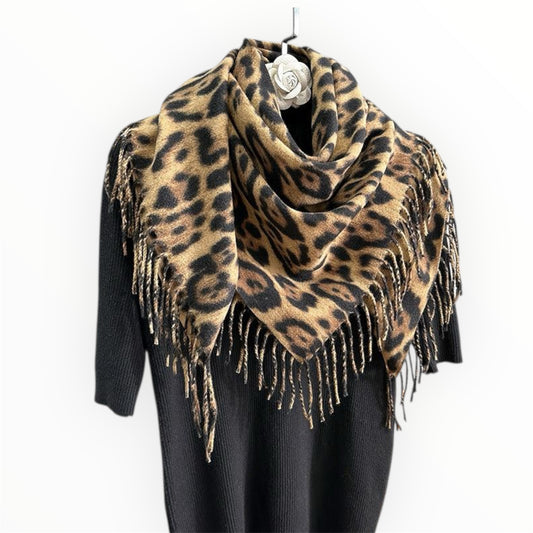 Foulard Léopard Doux et Stylé – Accessoire tendance pour toutes tes tenues