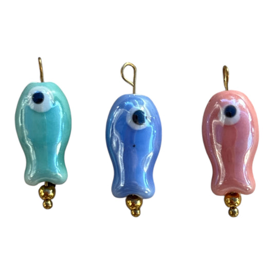 Charm poisson porte-bonheur céramique colorée œil protecteur By Maryon