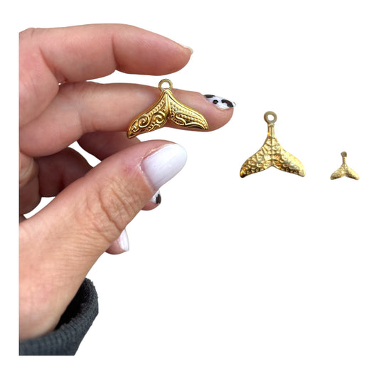 Charm queue de baleine doré en acier inoxydable petit modèle 29