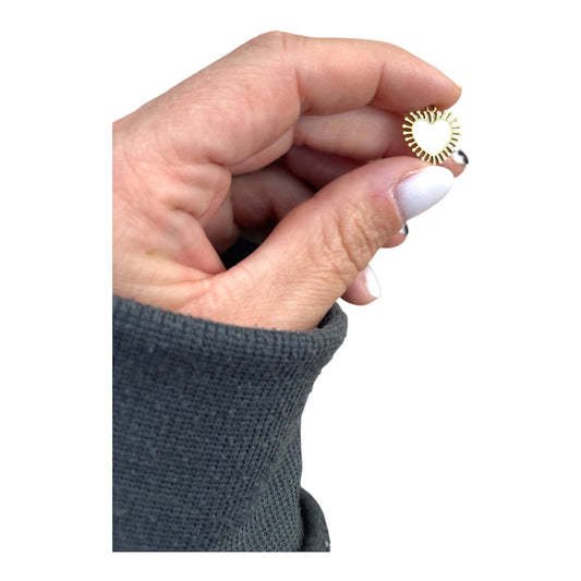 Charm Cœur Sacré blanc doré en acier inoxydable – Symbole d’amour et de protection