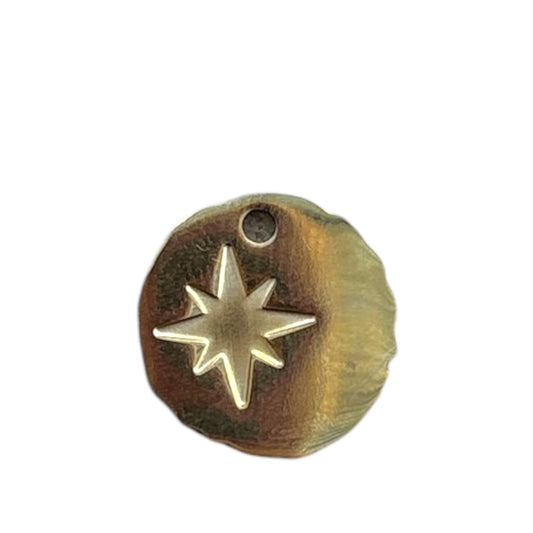 Charm étoile du Nord doré en acier inoxydable By Maryon