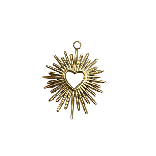 Charm soleil cœur doré By Maryon, bijou symbolique en acier inoxydable, à ajouter sur ton bracelet ou collier personnalisé.