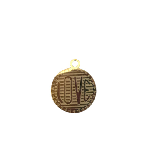 Charm Love By Maryon, symbole d’amour et de bienveillance, à ajouter sur un bracelet ou collier personnalisé.
