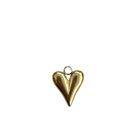 Charm cœur doré By Maryon en acier inoxydable, symbole d’amour et de confiance, à ajouter sur un bracelet ou collier personnalisé.