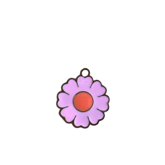 Charm fleur roseBy Maryon, bijou coloré en acier inoxydable pour bracelet ou collier personnalisé.