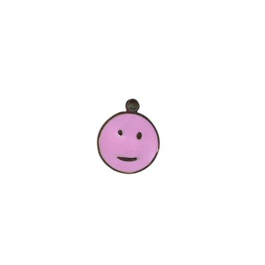 Charm smiley rose By Maryon, bijou symbolique en acier inoxydable et résine, à accrocher sur ton bracelet ou collier personnalisé.