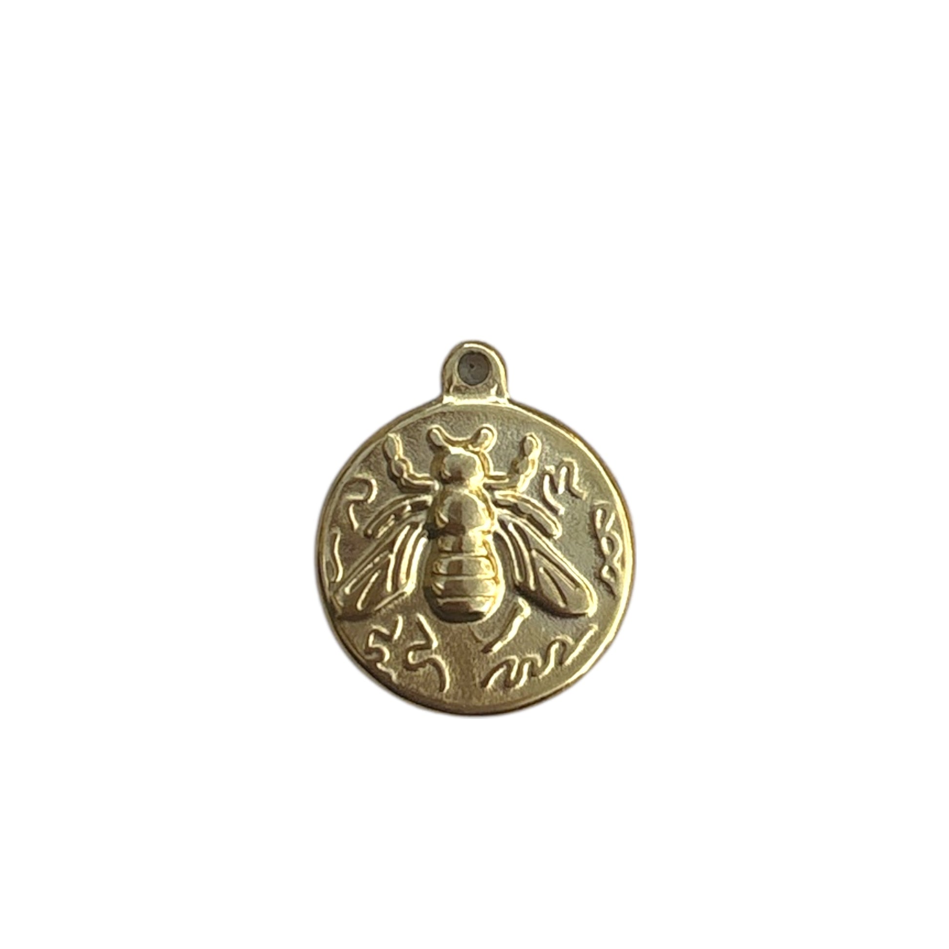 Charm abeille dorée By Maryon, symbole de force et de lumière, à ajouter sur un bracelet ou collier personnalisé.