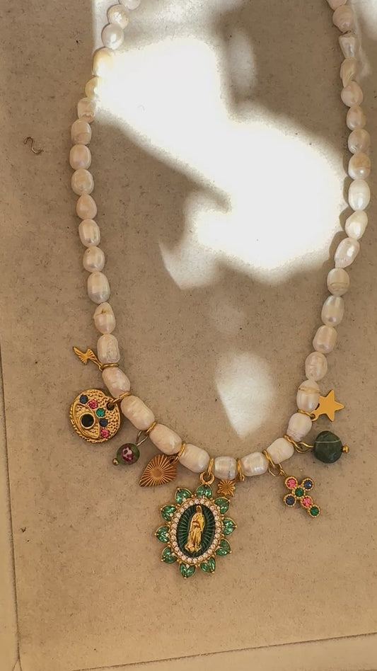 Collier perles d'eau douce femme 9 charms